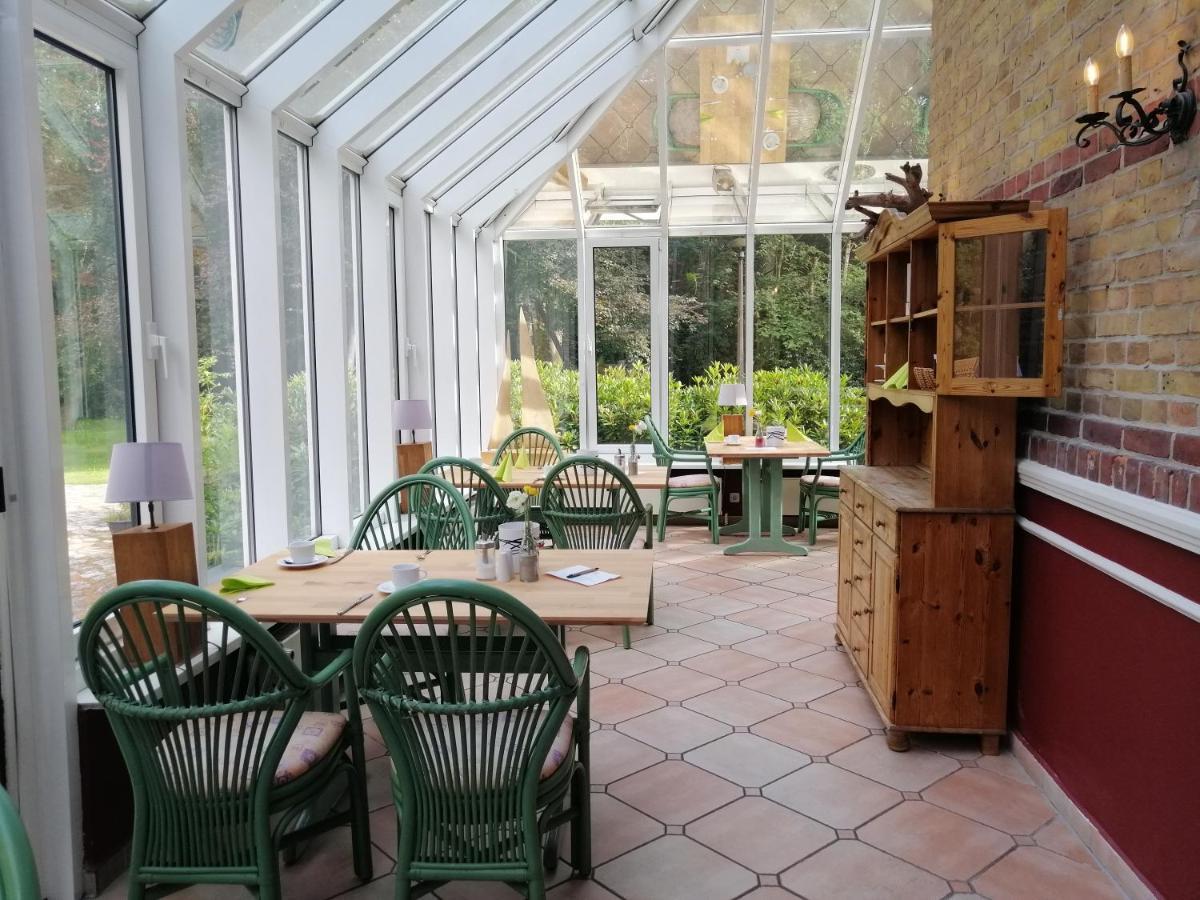 Hotel Schloesschen Sundische Wiese Zingst Esterno foto