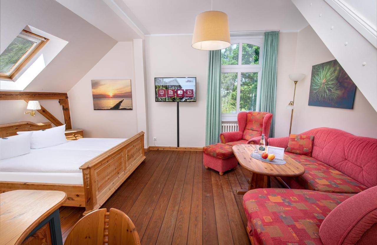 Hotel Schloesschen Sundische Wiese Zingst Esterno foto