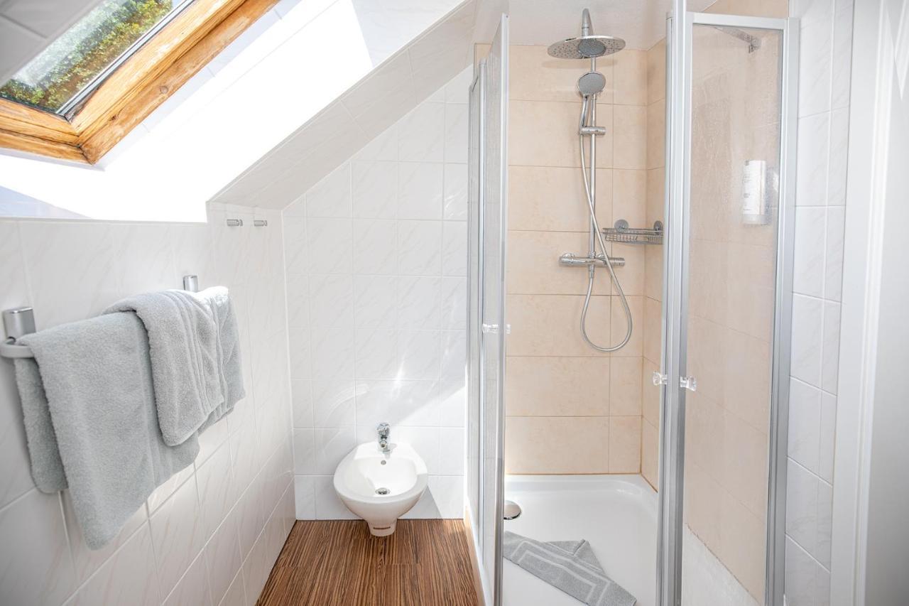 Hotel Schloesschen Sundische Wiese Zingst Esterno foto