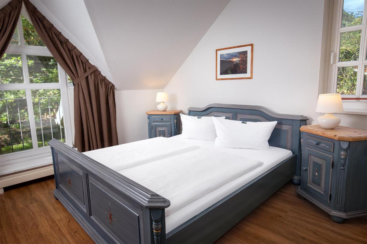 Hotel Schloesschen Sundische Wiese Zingst Esterno foto