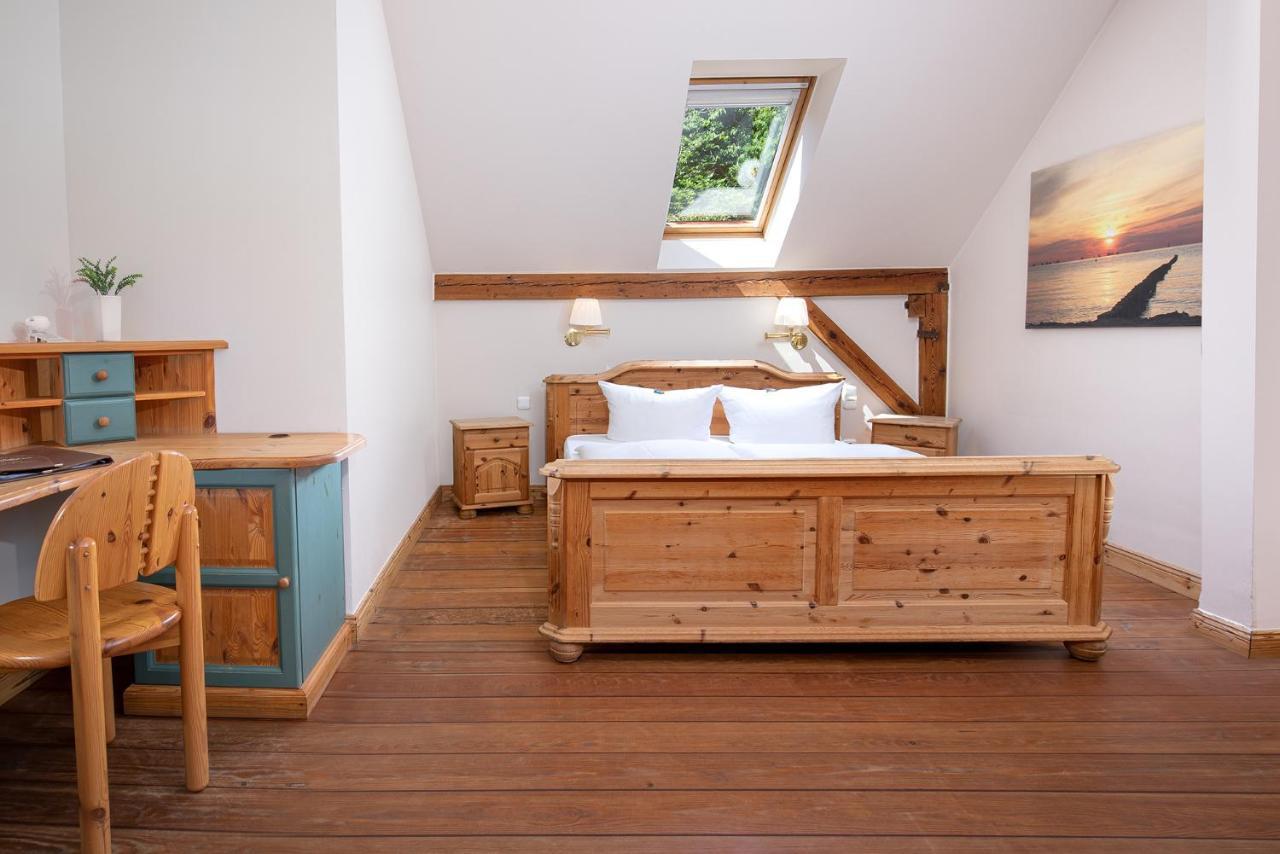 Hotel Schloesschen Sundische Wiese Zingst Esterno foto