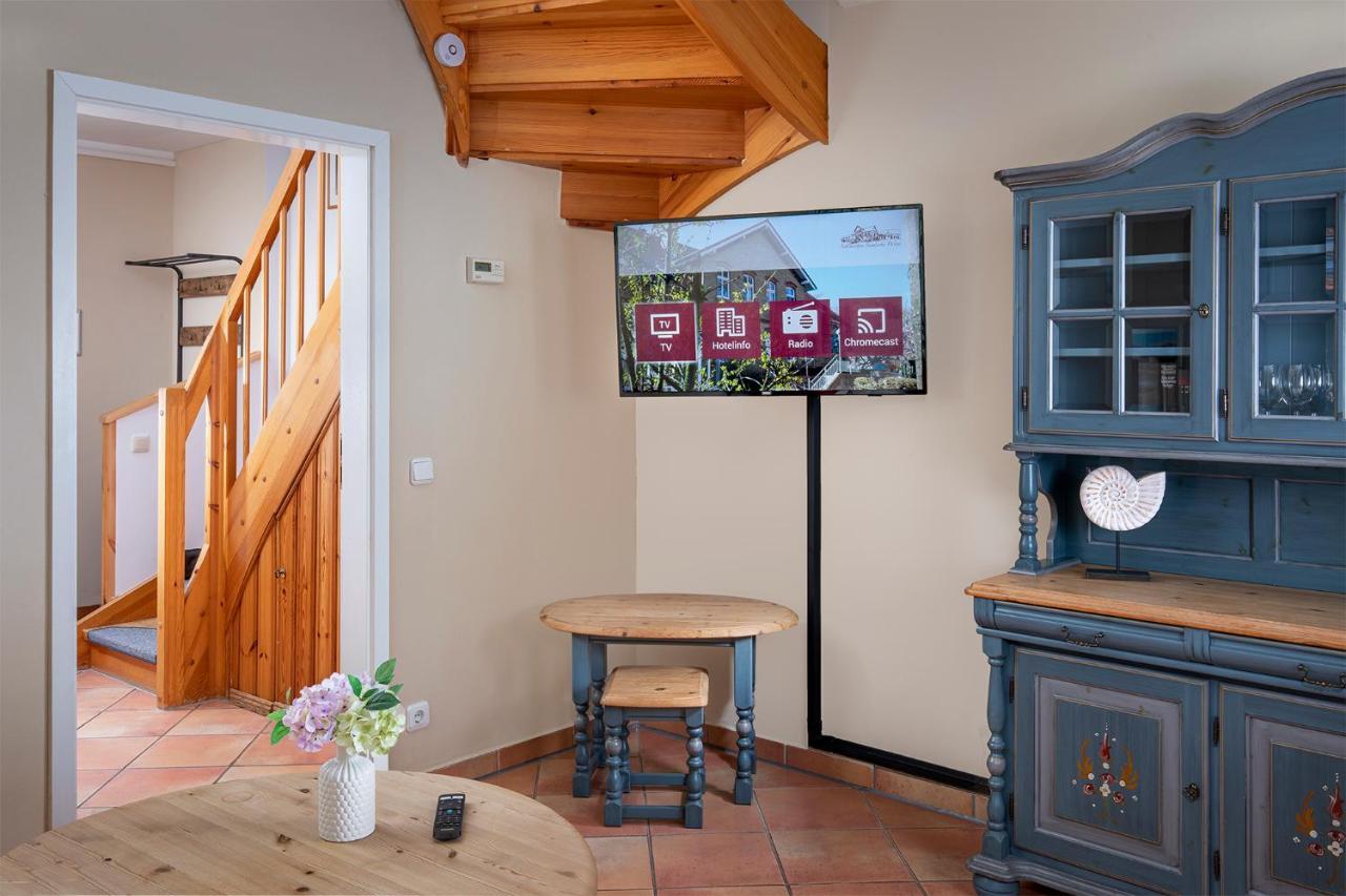 Hotel Schloesschen Sundische Wiese Zingst Esterno foto